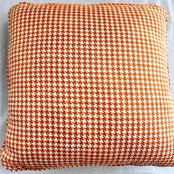 2 Houndstooth Throw Pillows with zipper covers - Orange and White - Picture 9 of 9